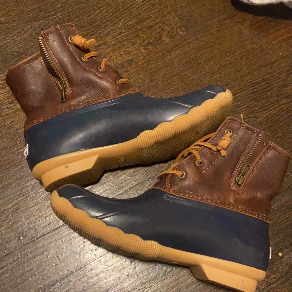 Used Sperrys! In great condition!! - Picture 4 of 7